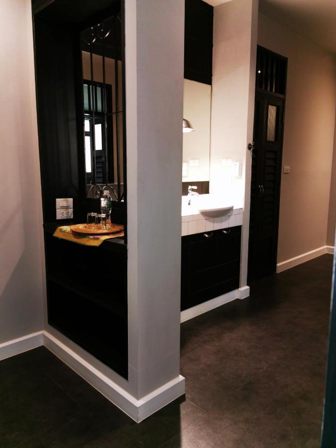Chomm House Bed and Breakfast Bangkok Buitenkant foto