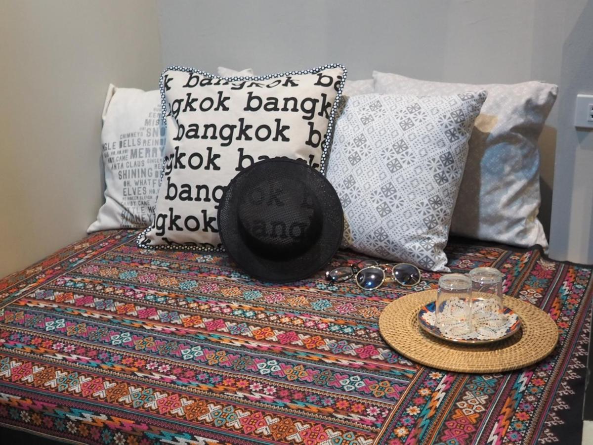 Chomm House Bed and Breakfast Bangkok Buitenkant foto