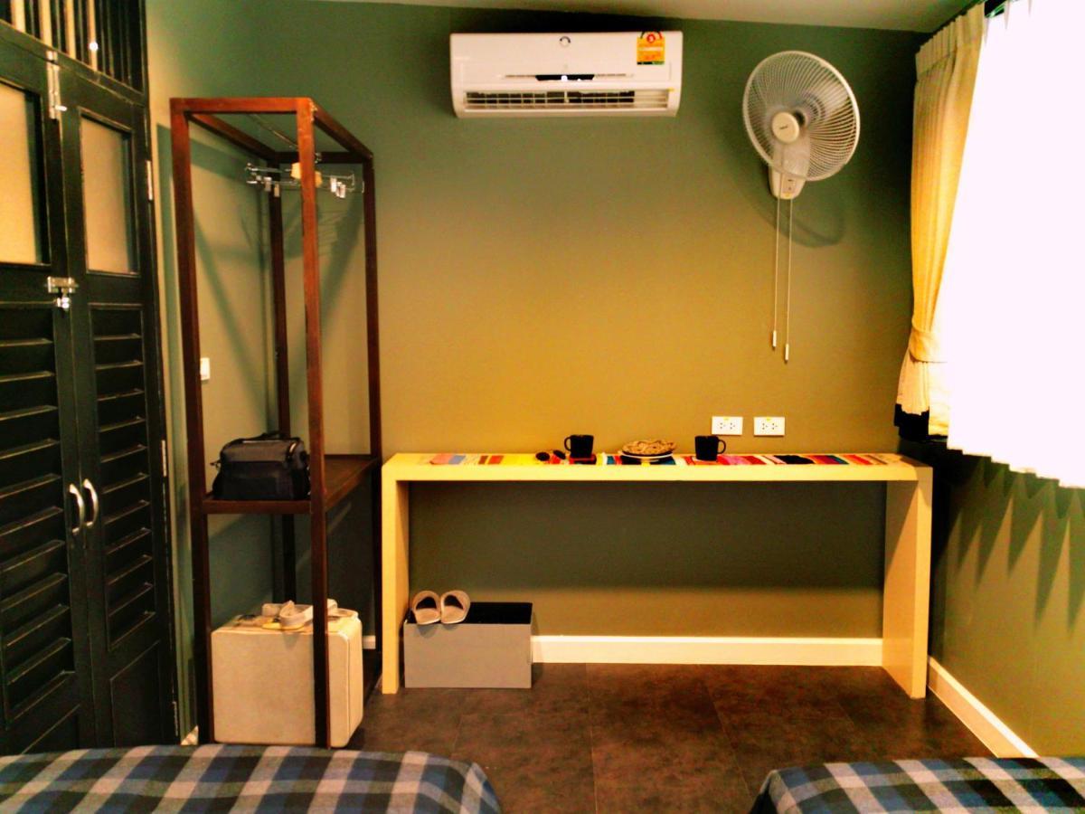Chomm House Bed and Breakfast Bangkok Buitenkant foto